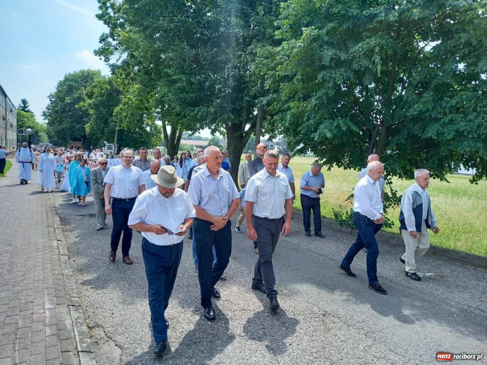 Zdjęcie w galerii na portalu naszraciborz.pl: Boże Ciało w parafii starowiejskiej wiadomości z regionu