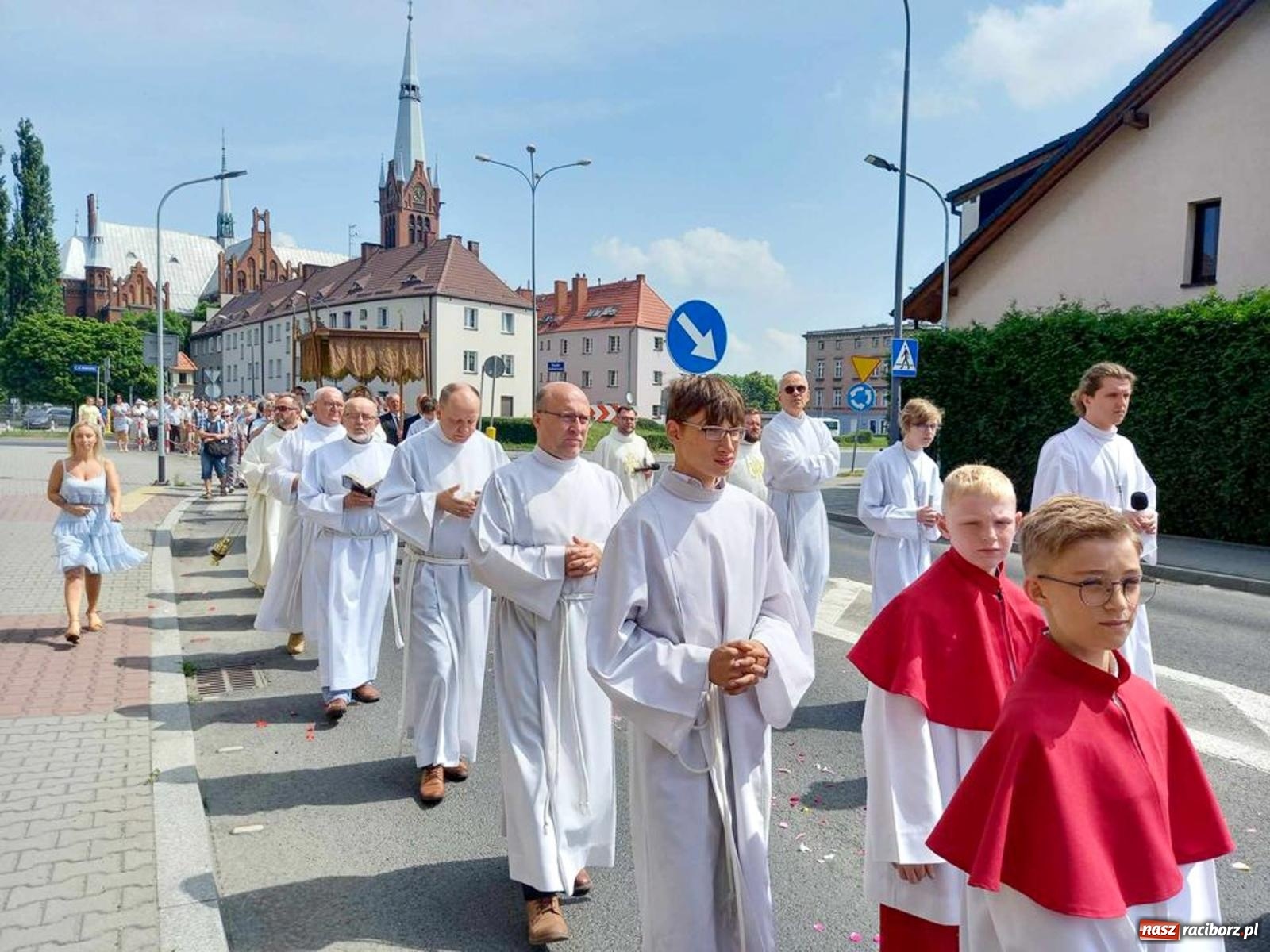 Zdjęcie w galerii na portalu naszraciborz.pl: Boże Ciało w parafii starowiejskiej wiadomości z regionu