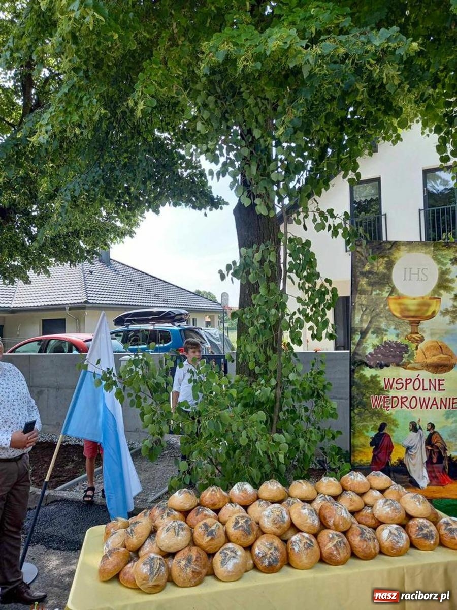Zdjęcie w galerii na portalu naszraciborz.pl: Boże Ciało w parafii starowiejskiej wiadomości z regionu