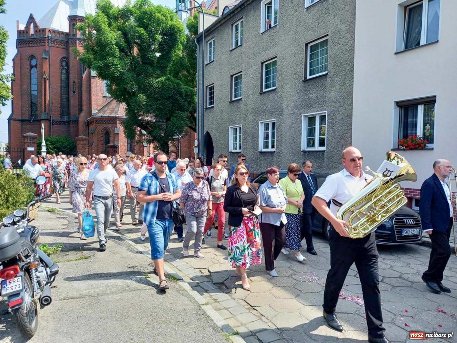 Zdjęcie w galerii na portalu naszraciborz.pl: Boże Ciało w parafii starowiejskiej wiadomości z regionu