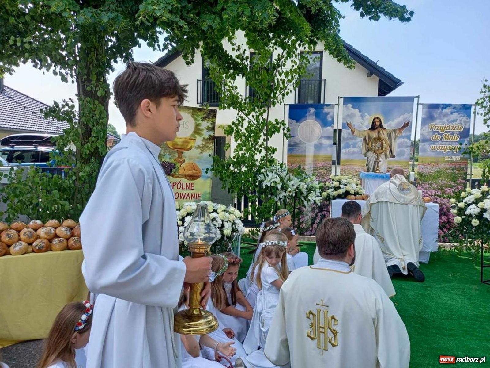 Zdjęcie w galerii na portalu naszraciborz.pl: Boże Ciało w parafii starowiejskiej wiadomości z regionu