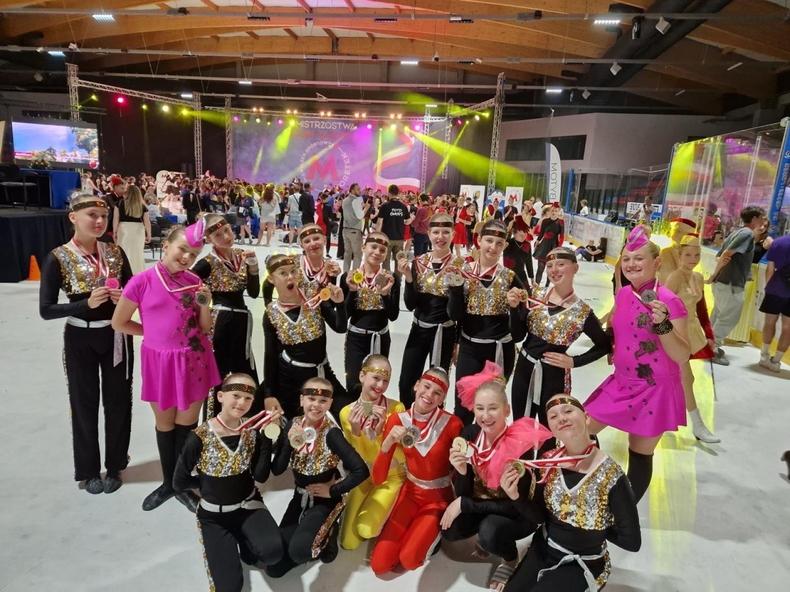 Zdjęcie w galerii na portalu naszraciborz.pl: Mażoretki ZARA 23 razy na podium Mistrzostw Polski wiadomości z regionu
