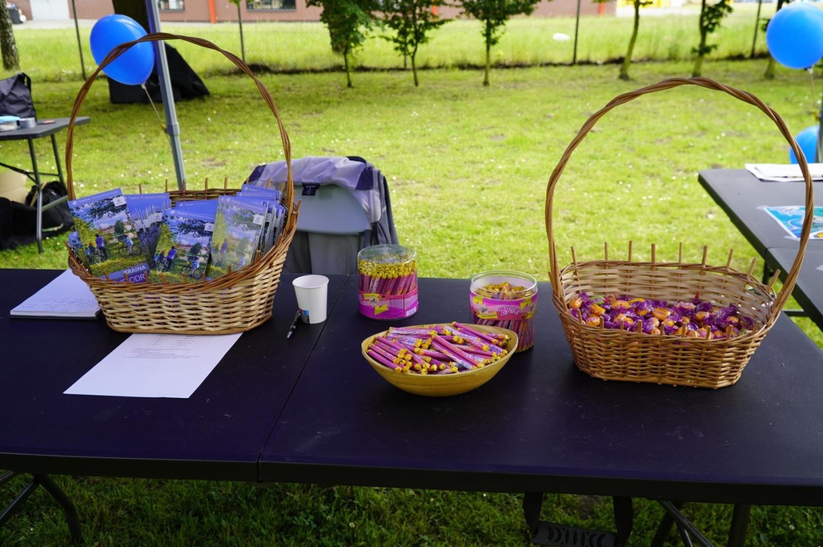 Zdjęcie w galerii na portalu naszraciborz.pl: Eko-rajd rowerowy i Światowy Dzień Pszczoły na Kempingu Obora wiadomości z regionu