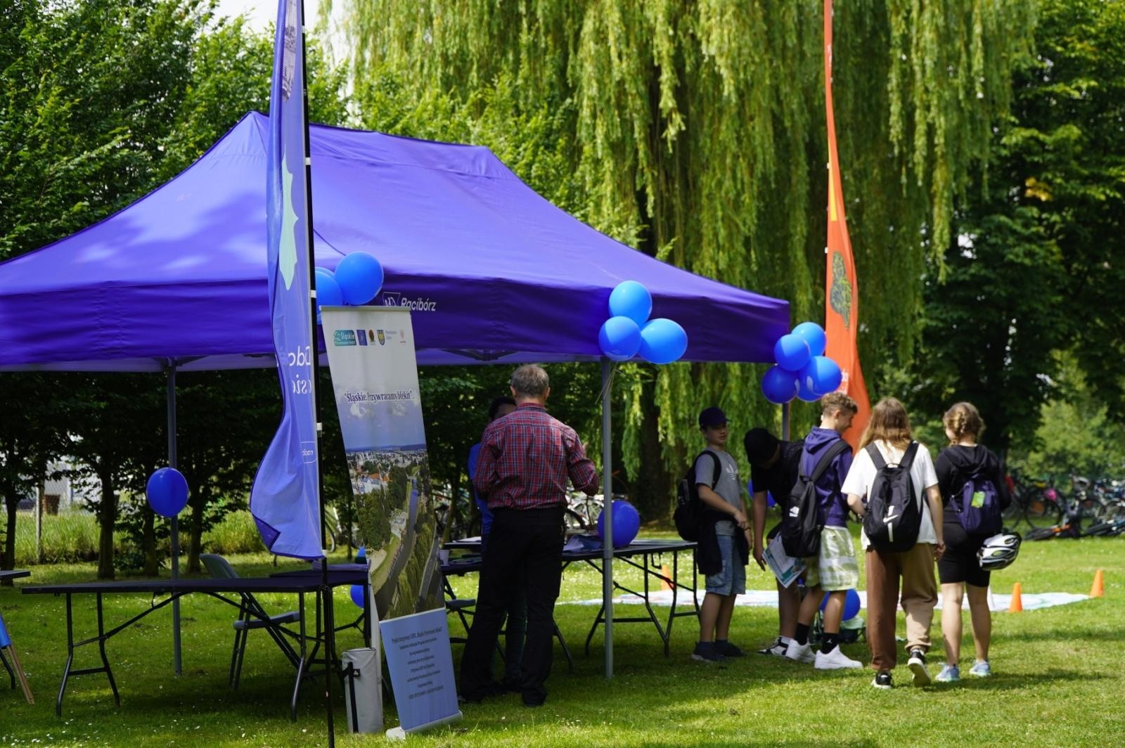 Zdjęcie w galerii na portalu naszraciborz.pl: Eko-rajd rowerowy i Światowy Dzień Pszczoły na Kempingu Obora wiadomości z regionu