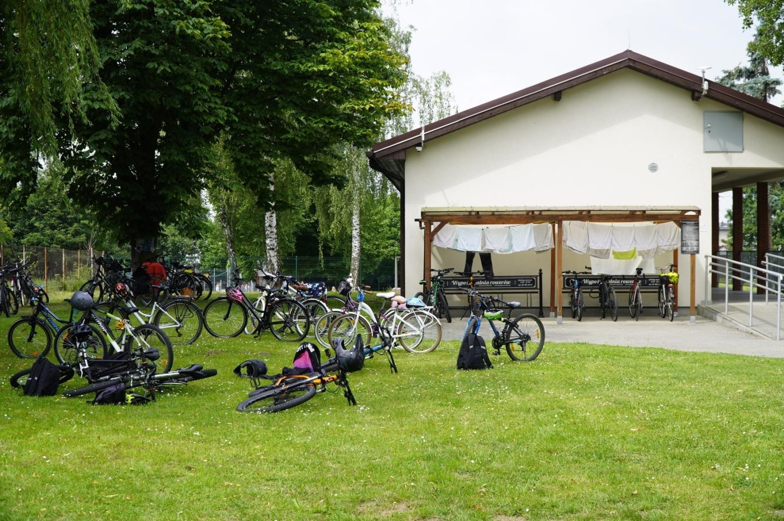 Zdjęcie w galerii na portalu naszraciborz.pl: Eko-rajd rowerowy i Światowy Dzień Pszczoły na Kempingu Obora wiadomości z regionu