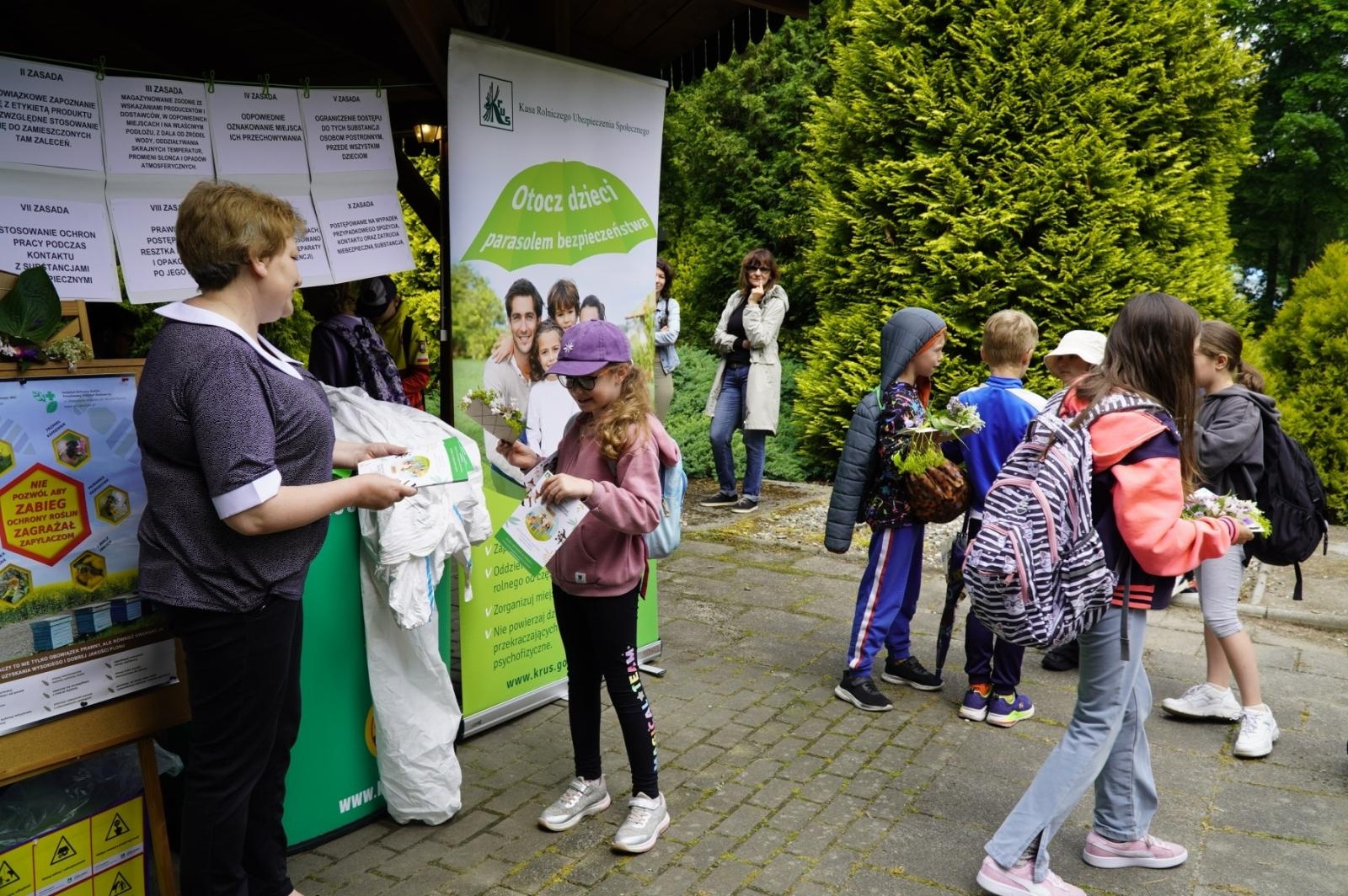 Zdjęcie w galerii na portalu naszraciborz.pl: Eko-rajd rowerowy i Światowy Dzień Pszczoły na Kempingu Obora wiadomości z regionu