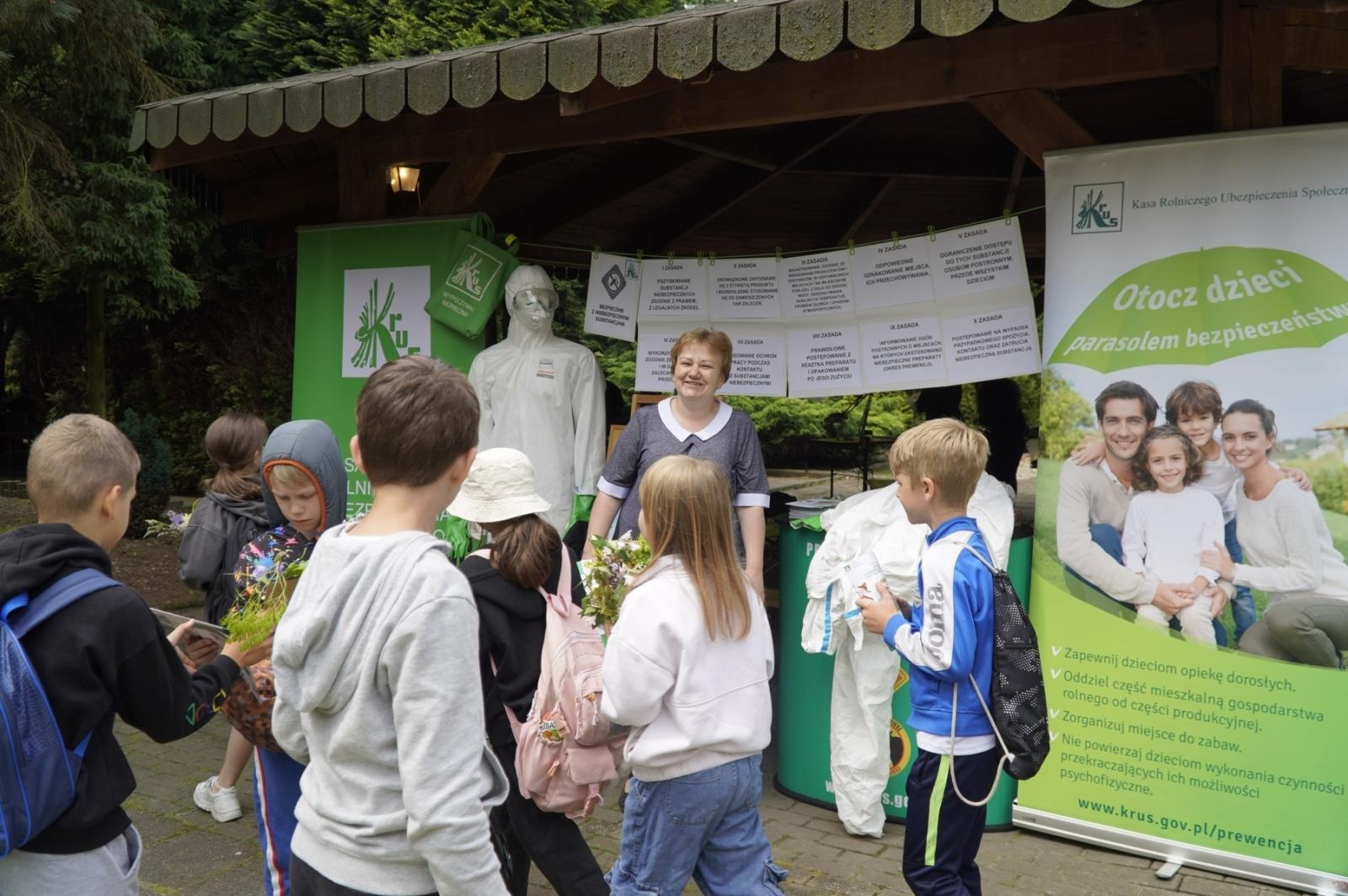 Zdjęcie w galerii na portalu naszraciborz.pl: Eko-rajd rowerowy i Światowy Dzień Pszczoły na Kempingu Obora wiadomości z regionu