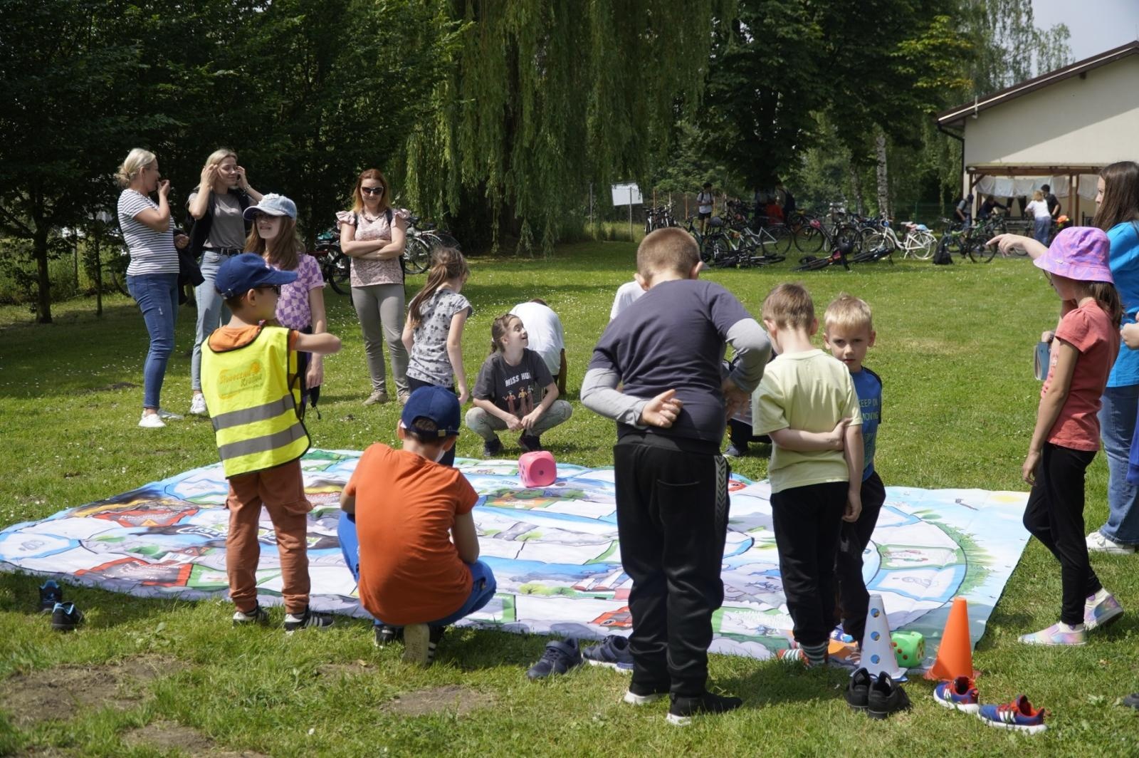 Zdjęcie w galerii na portalu naszraciborz.pl: Eko-rajd rowerowy i Światowy Dzień Pszczoły na Kempingu Obora wiadomości z regionu