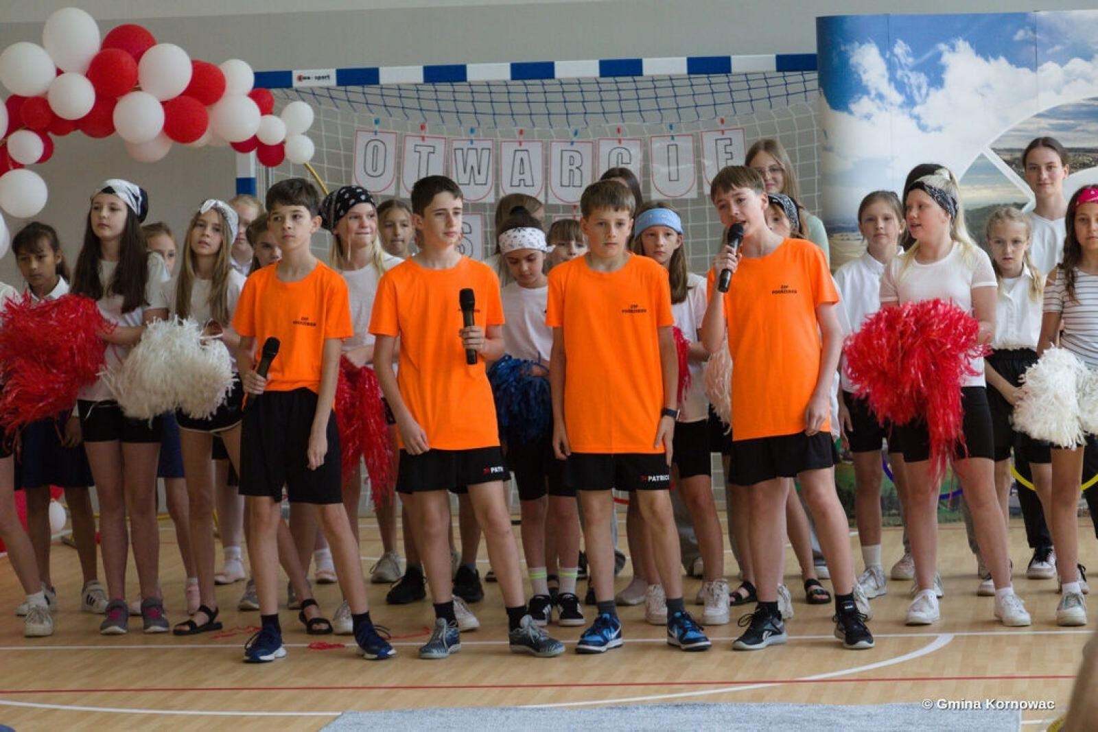 Zdjęcie w galerii na portalu naszraciborz.pl: Nowoczesna baza sportowa w Pogrzebieniu. Powstała nowa sala gimnastyczna wiadomości z regionu