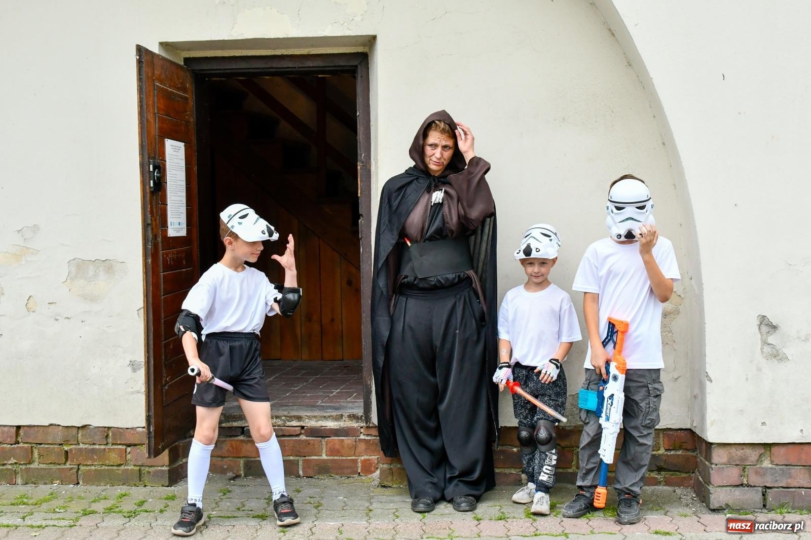 Zdjęcie w galerii na portalu naszraciborz.pl: Gwiezdne stracie z eRCKiem - terenowa gra miejska [FOTO i WIDEO] wiadomości z regionu