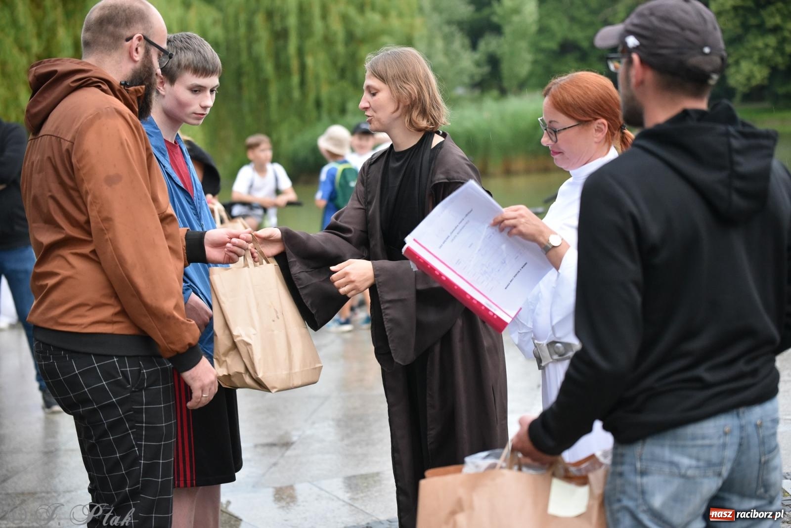 Zdjęcie w galerii na portalu naszraciborz.pl: Gwiezdne stracie z eRCKiem - terenowa gra miejska [FOTO i WIDEO] wiadomości z regionu