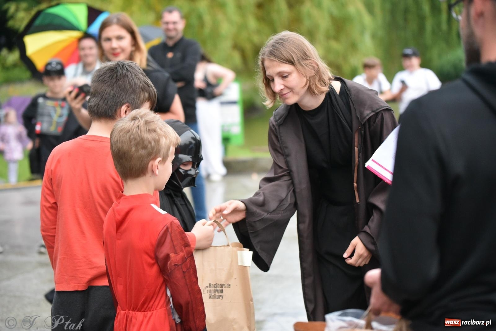 Zdjęcie w galerii na portalu naszraciborz.pl: Gwiezdne stracie z eRCKiem - terenowa gra miejska [FOTO i WIDEO] wiadomości z regionu
