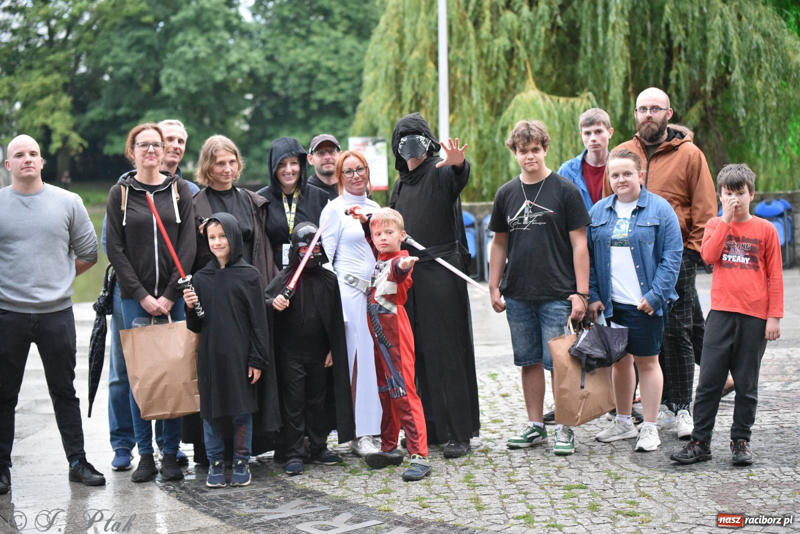 Zdjęcie w galerii na portalu naszraciborz.pl: Gwiezdne stracie z eRCKiem - terenowa gra miejska [FOTO i WIDEO] wiadomości z regionu
