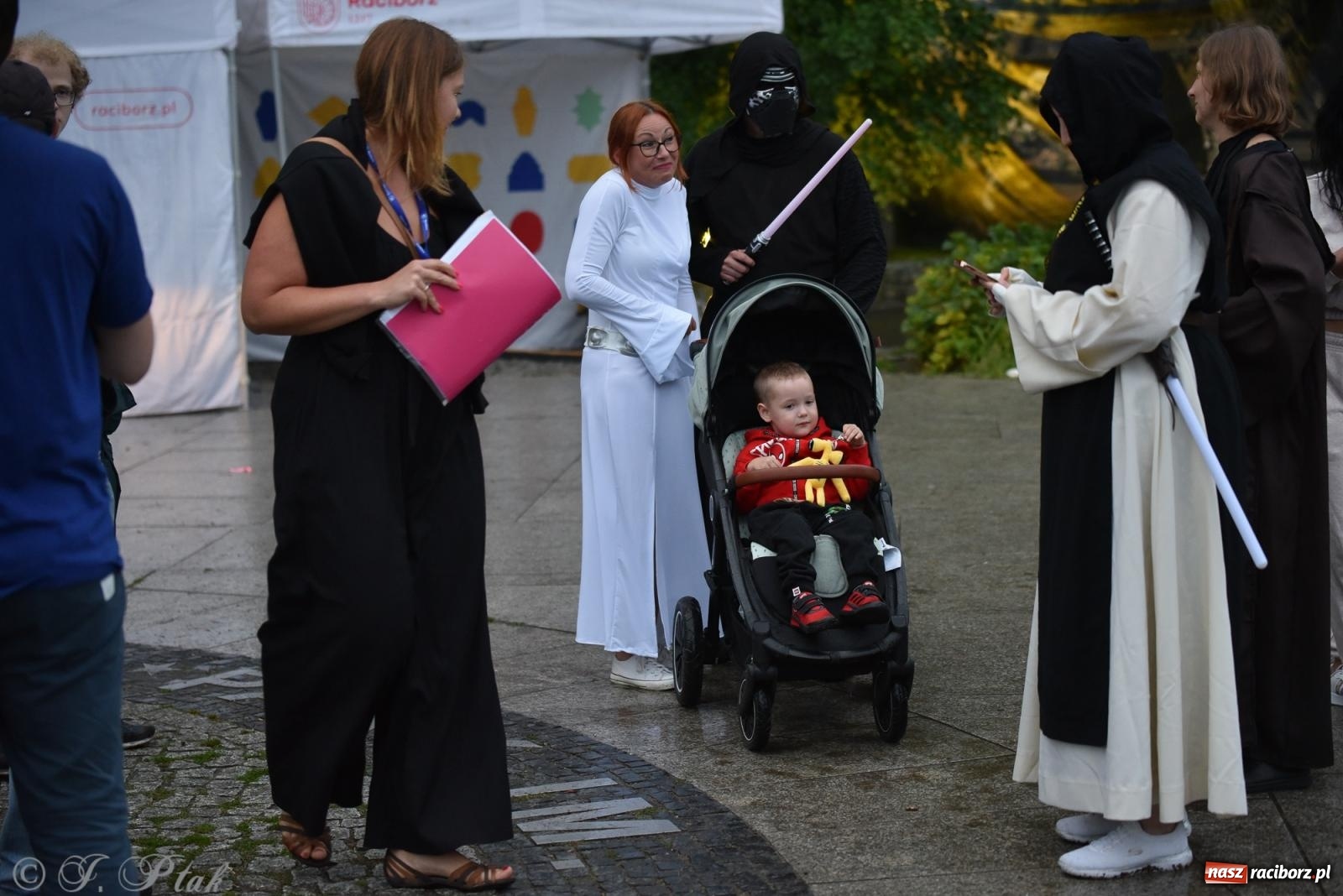 Zdjęcie w galerii na portalu naszraciborz.pl: Gwiezdne stracie z eRCKiem - terenowa gra miejska [FOTO i WIDEO] wiadomości z regionu
