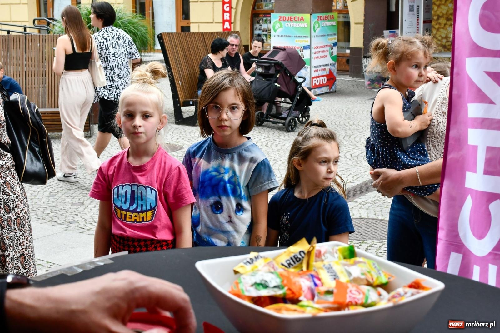 Zdjęcie w galerii na portalu naszraciborz.pl: Tłumy na Długiej. Kolejny udany Dzień Dziecka wiadomości z regionu