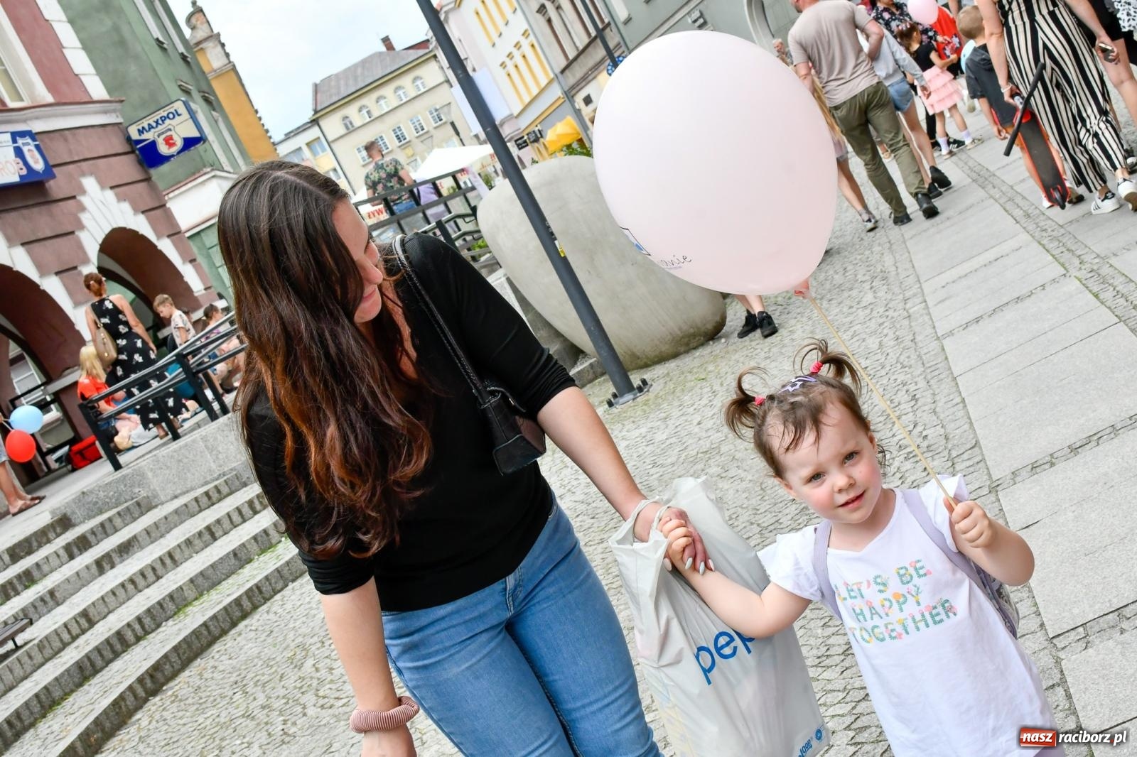 Zdjęcie w galerii na portalu naszraciborz.pl: Tłumy na Długiej. Kolejny udany Dzień Dziecka wiadomości z regionu