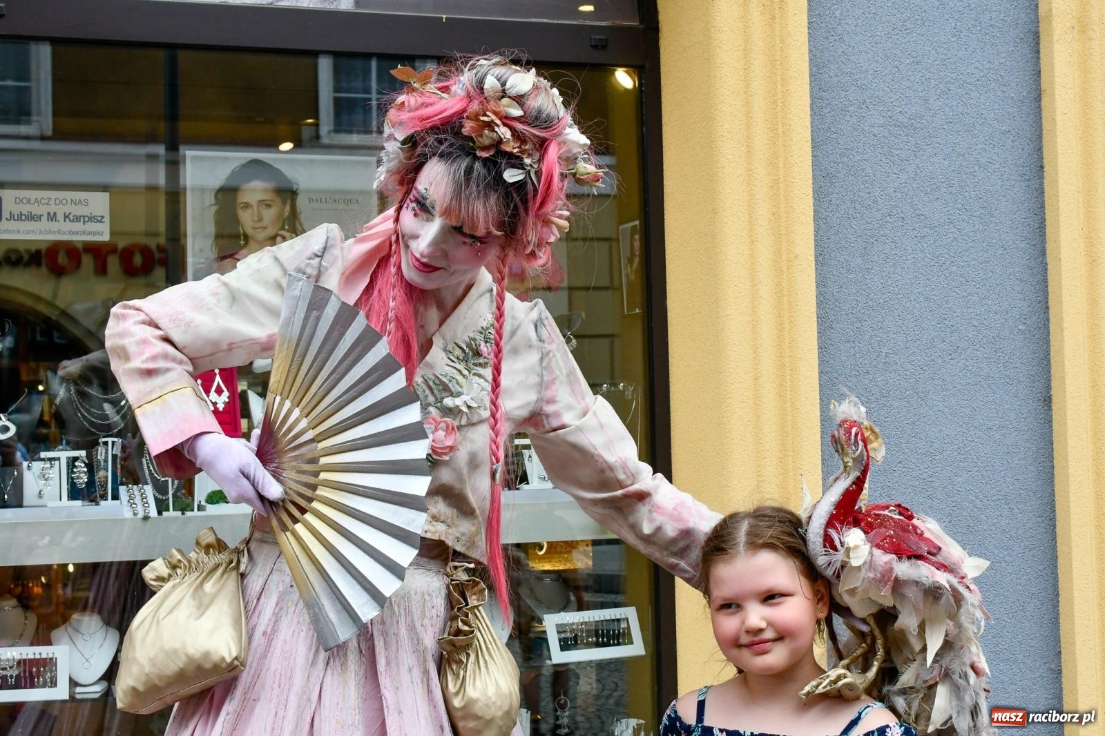 Zdjęcie w galerii na portalu naszraciborz.pl: Tłumy na Długiej. Kolejny udany Dzień Dziecka wiadomości z regionu
