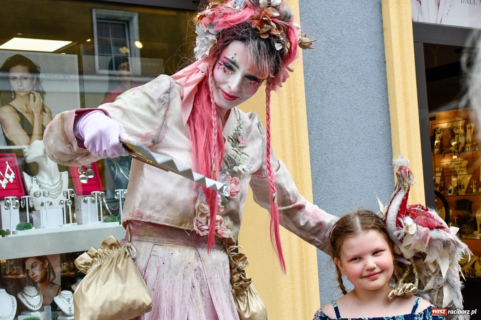 Zdjęcie w galerii na portalu naszraciborz.pl: Tłumy na Długiej. Kolejny udany Dzień Dziecka wiadomości z regionu