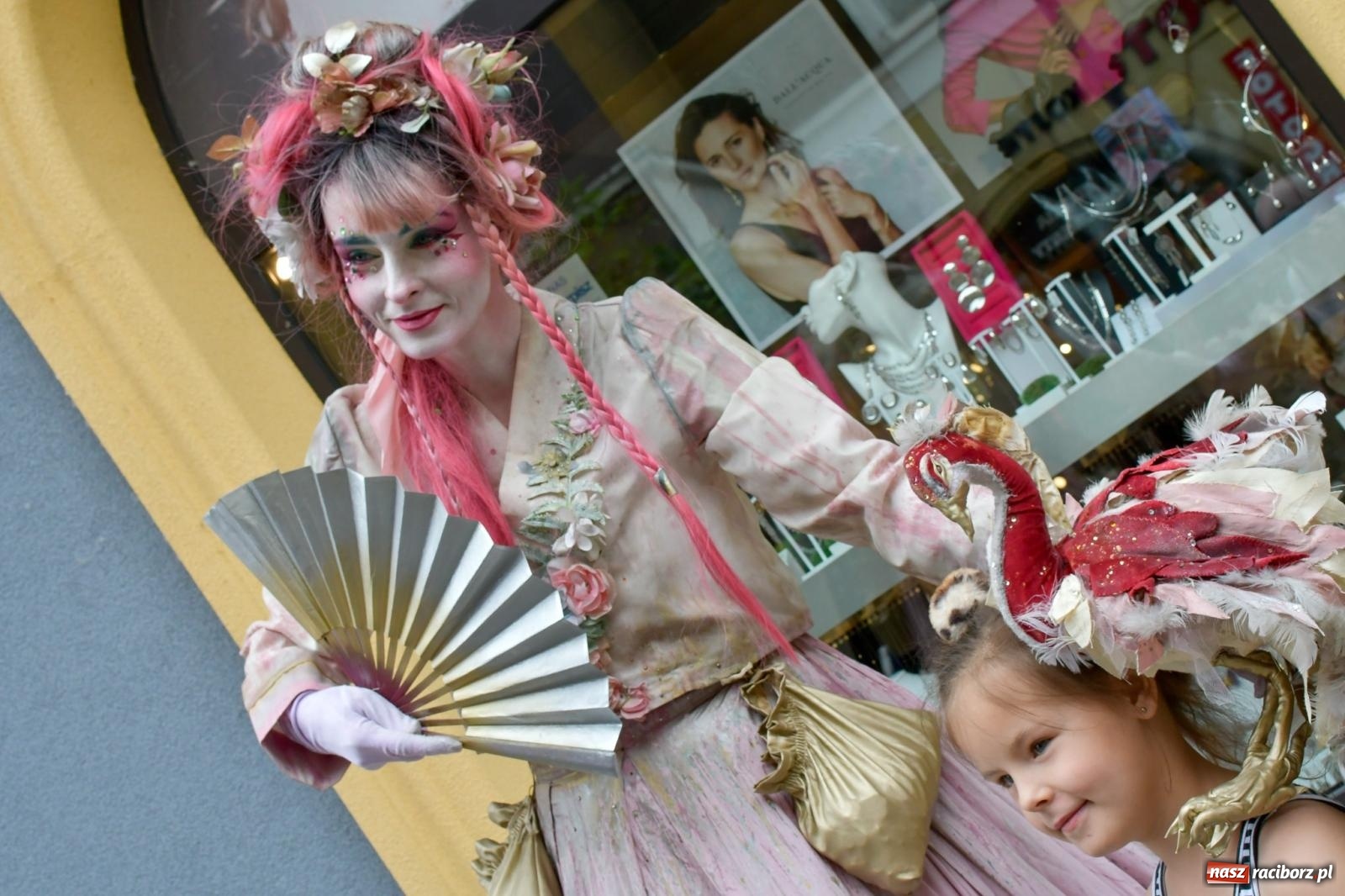 Zdjęcie w galerii na portalu naszraciborz.pl: Tłumy na Długiej. Kolejny udany Dzień Dziecka wiadomości z regionu