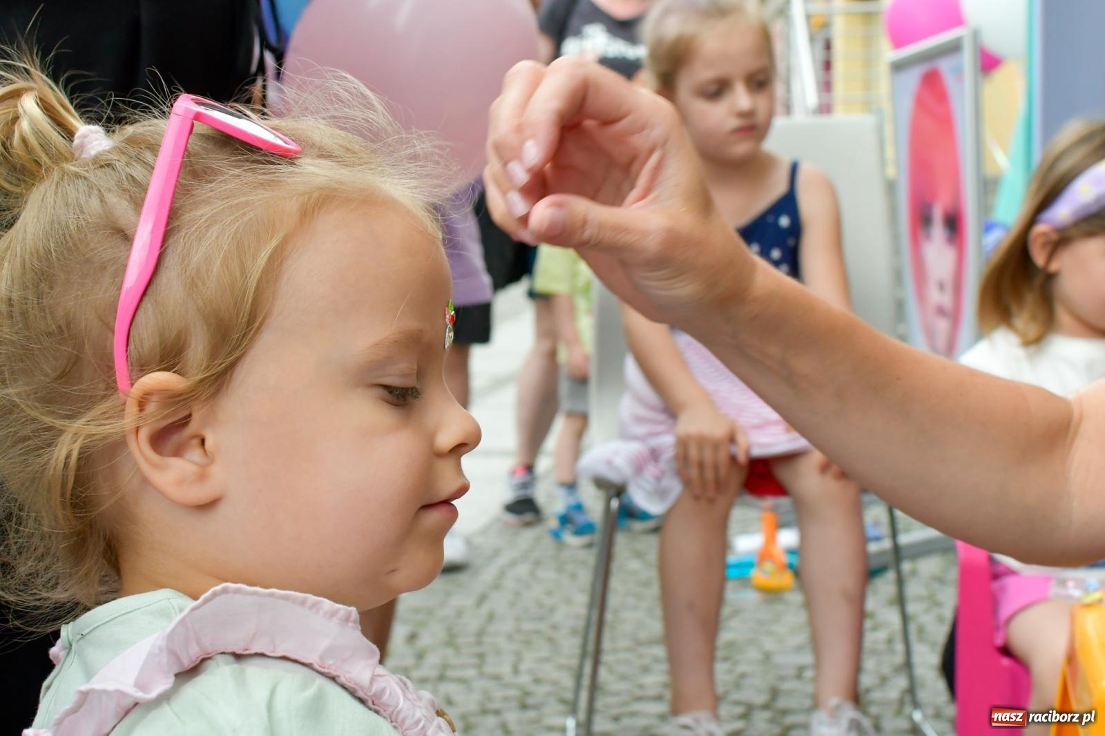 Zdjęcie w galerii na portalu naszraciborz.pl: Tłumy na Długiej. Kolejny udany Dzień Dziecka wiadomości z regionu