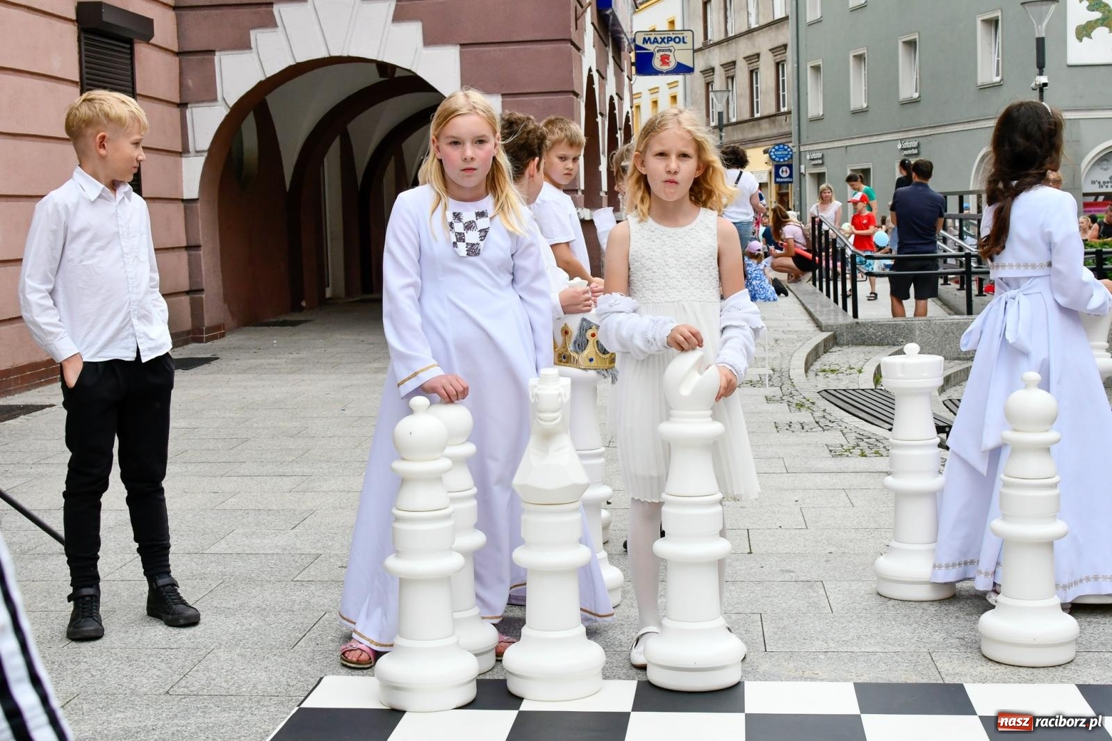 Zdjęcie w galerii na portalu naszraciborz.pl: Tłumy na Długiej. Kolejny udany Dzień Dziecka wiadomości z regionu