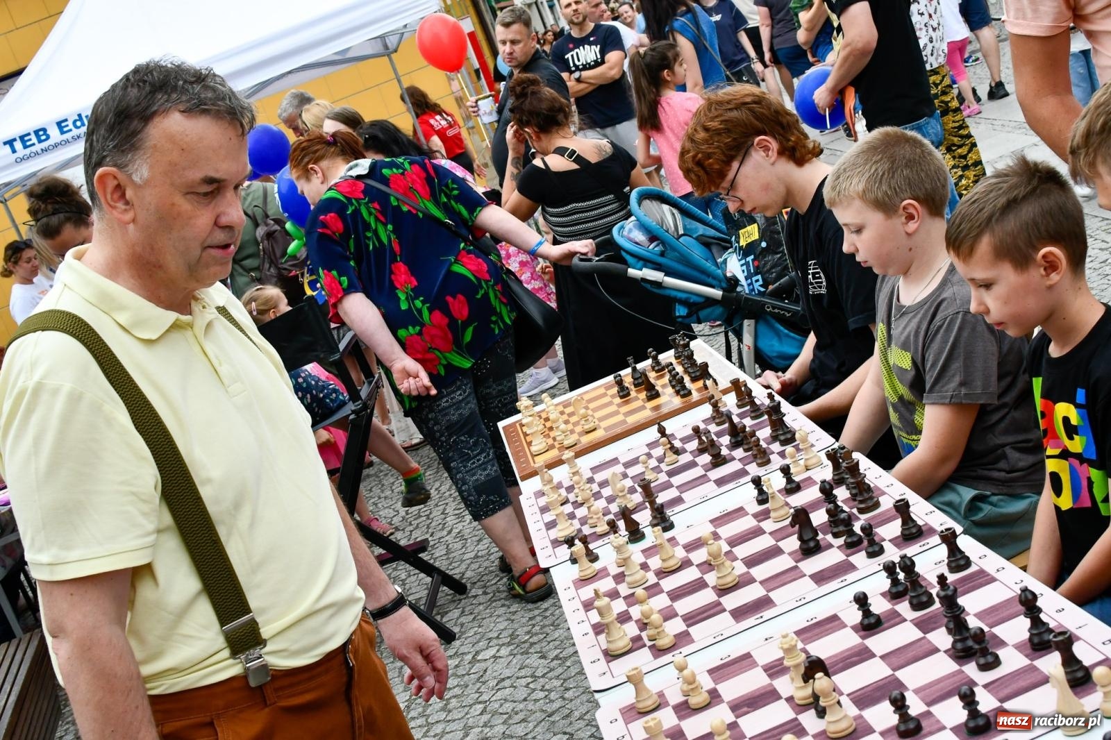 Zdjęcie w galerii na portalu naszraciborz.pl: Tłumy na Długiej. Kolejny udany Dzień Dziecka wiadomości z regionu