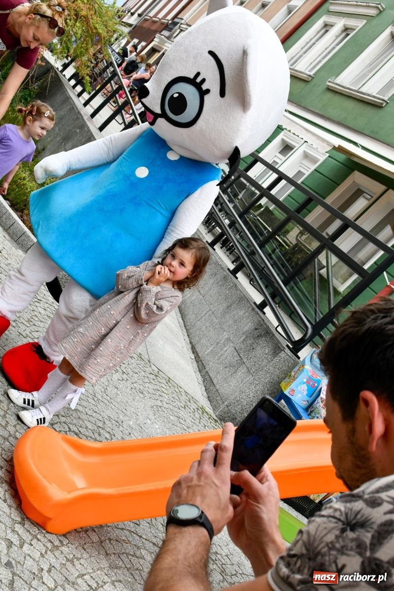 Zdjęcie w galerii na portalu naszraciborz.pl: Tłumy na Długiej. Kolejny udany Dzień Dziecka wiadomości z regionu