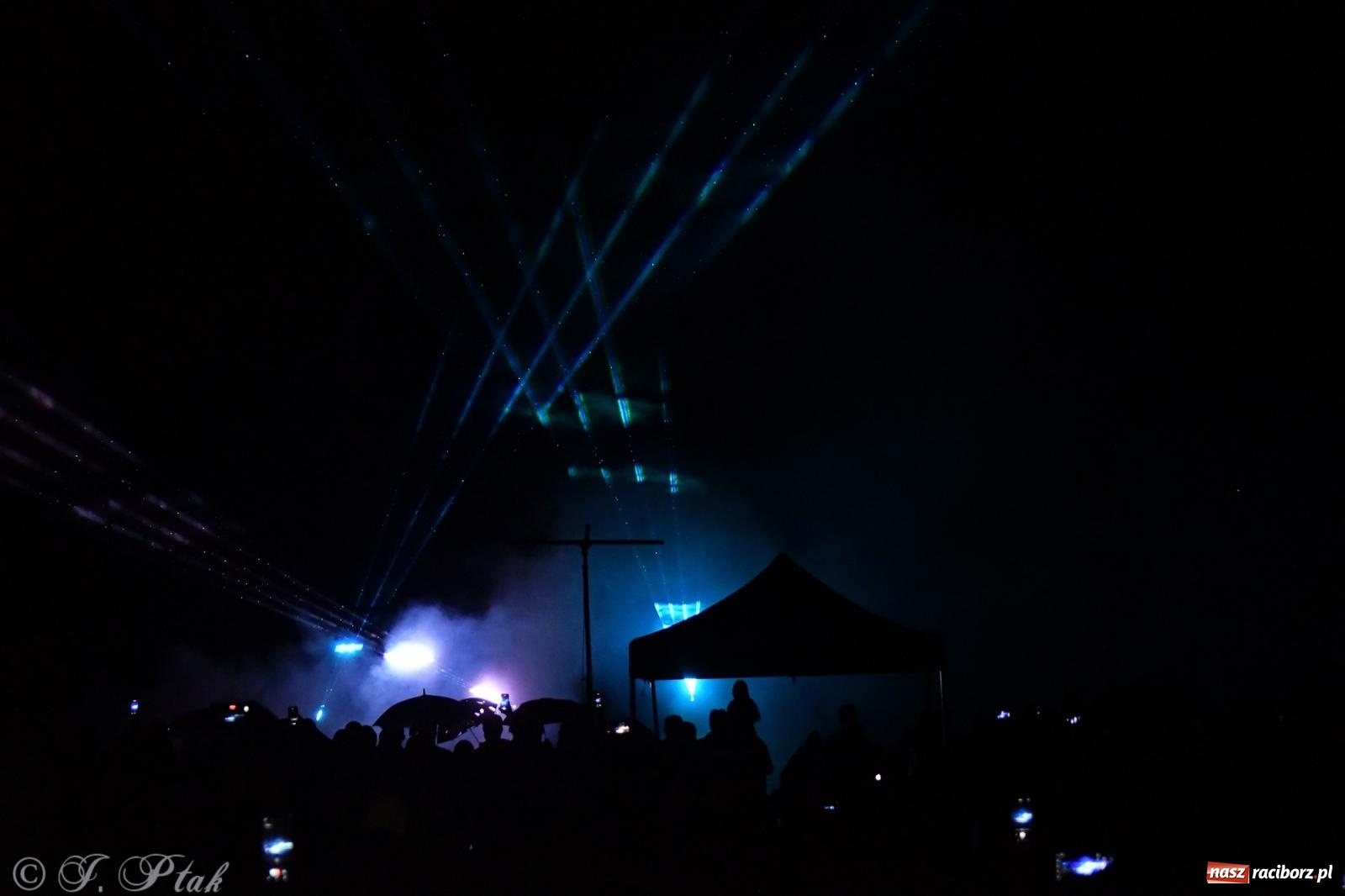 Zdjęcie w galerii na portalu naszraciborz.pl: Gwiezdny szturm i laserowe show w parku im. Miasta Roth wiadomości z regionu