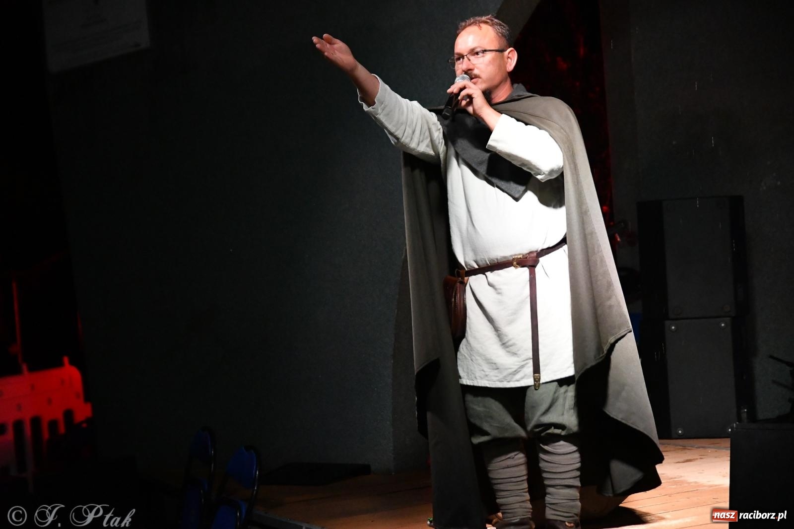 Zdjęcie w galerii na portalu naszraciborz.pl: Mikser, Skaza i świetlne miecze w parku im. Miasta Roth [FOTO i WIDEO] wiadomości z regionu