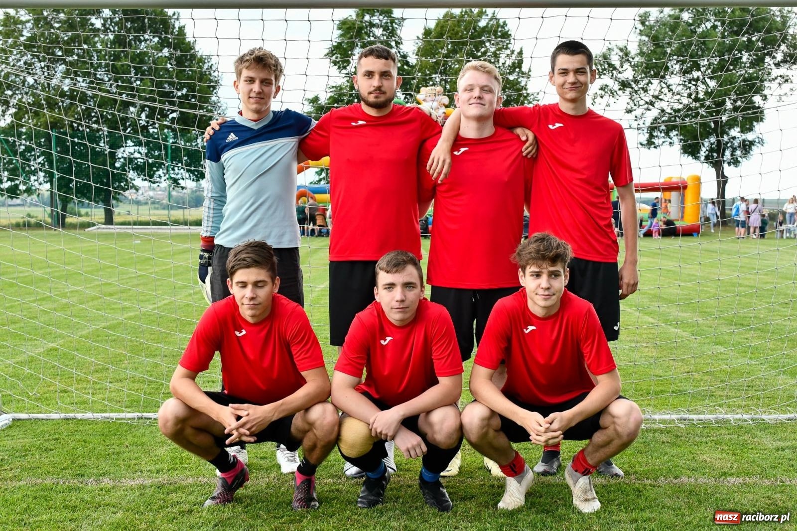 Zdjęcie w galerii na portalu naszraciborz.pl: Deszcz im niestraszny. Festyn w Borucinie [FOTO i WIDEO] wiadomości z regionu