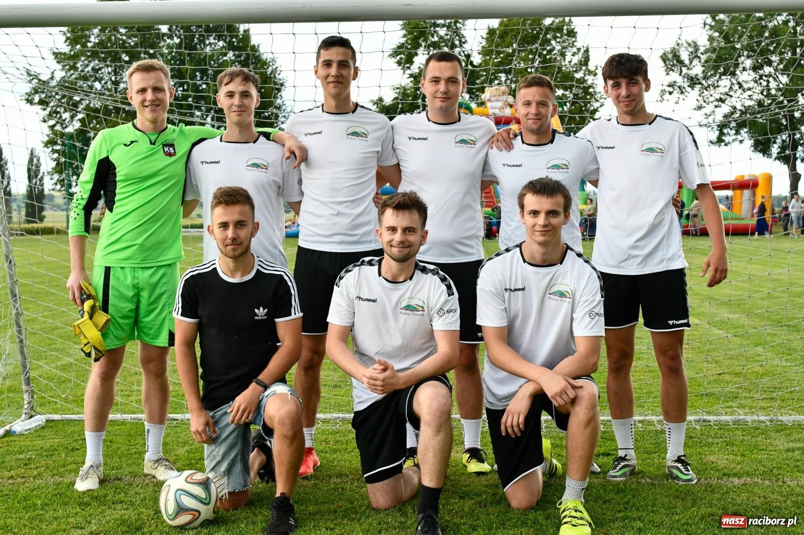 Zdjęcie w galerii na portalu naszraciborz.pl: Deszcz im niestraszny. Festyn w Borucinie [FOTO i WIDEO] wiadomości z regionu