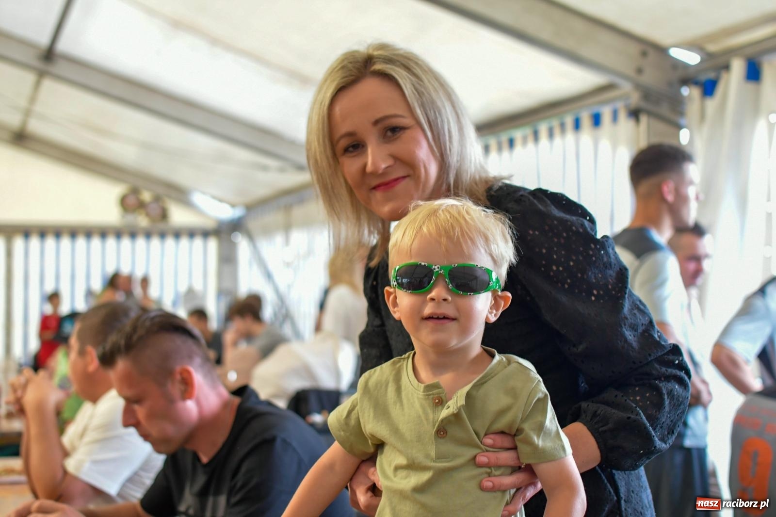 Zdjęcie w galerii na portalu naszraciborz.pl: Deszcz im niestraszny. Festyn w Borucinie [FOTO i WIDEO] wiadomości z regionu