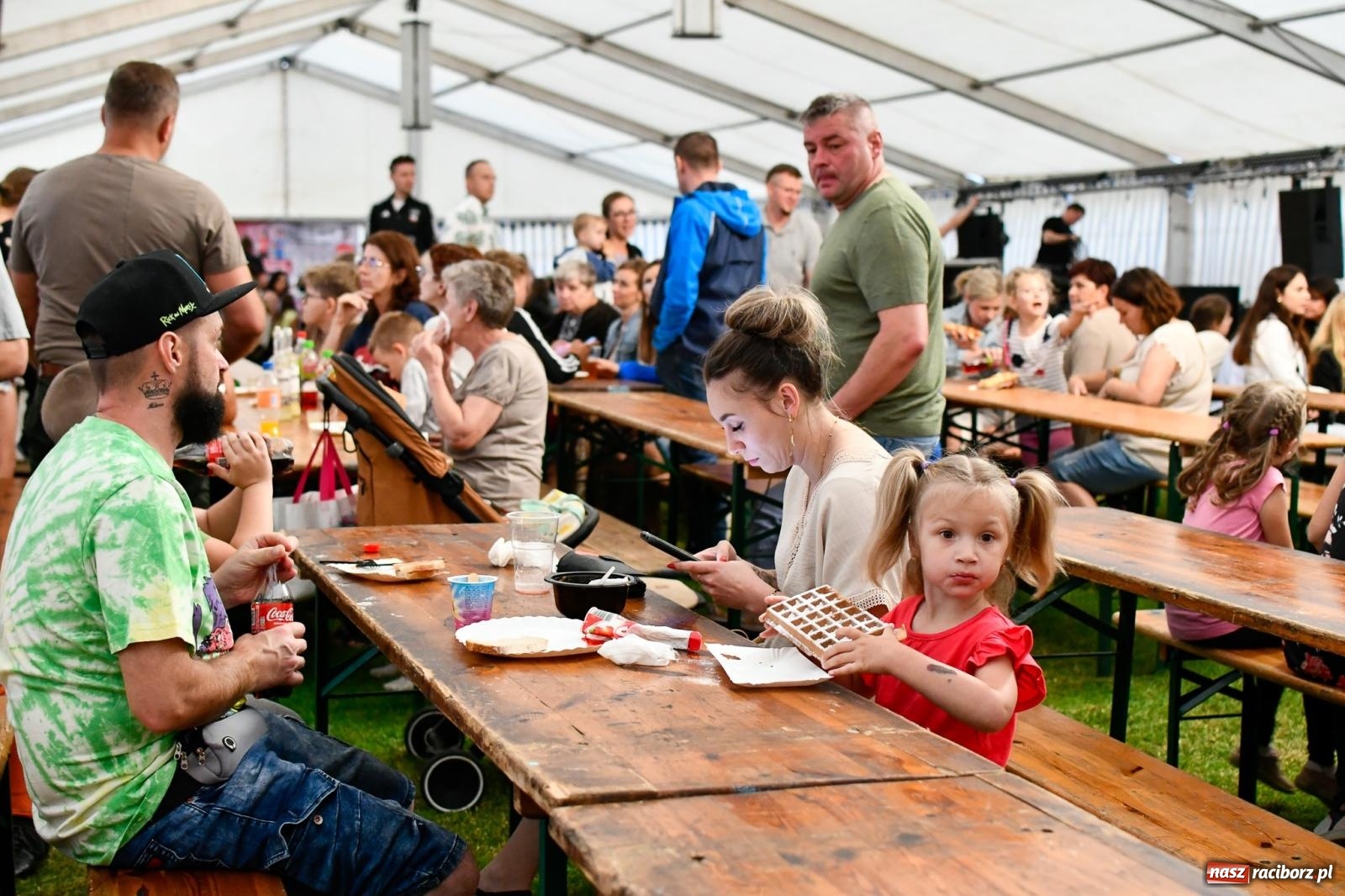 Zdjęcie w galerii na portalu naszraciborz.pl: Deszcz im niestraszny. Festyn w Borucinie [FOTO i WIDEO] wiadomości z regionu