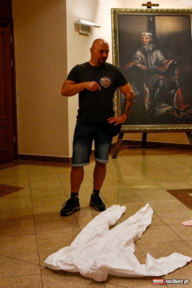 Zdjęcie w galerii na portalu naszraciborz.pl: Szalone lata 20. i noc kryminałów [FOTO i WIDEO] wiadomości z regionu