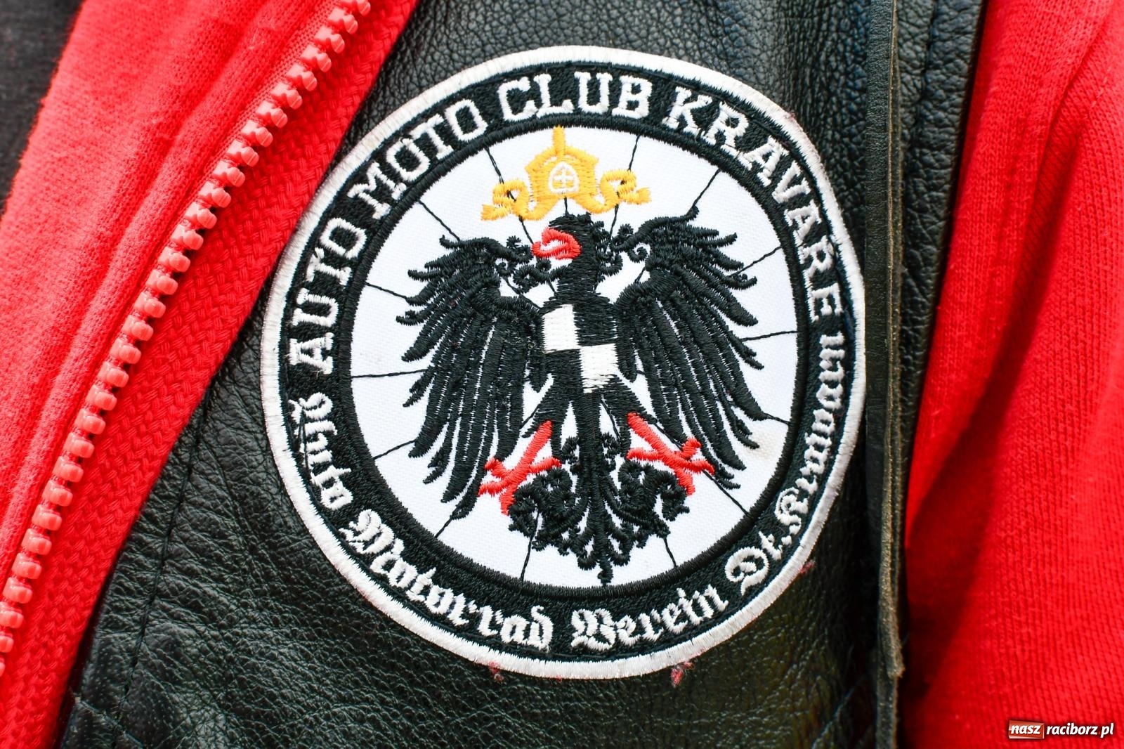 Zdjęcie w galerii na portalu naszraciborz.pl: Historia motoryzacji na krzanowickim ryneczku [FOTO i WIDEO] wiadomości z regionu