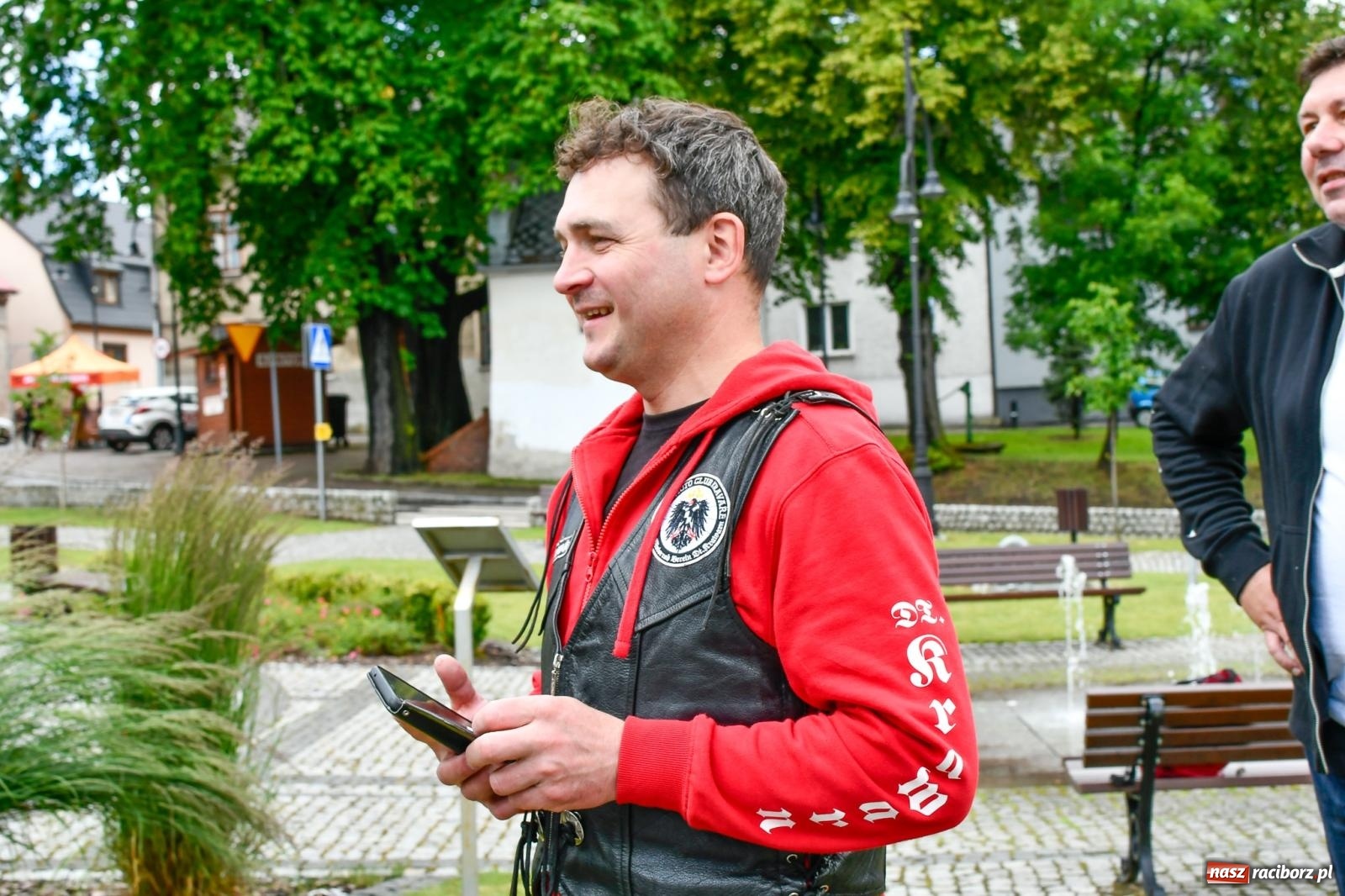 Zdjęcie w galerii na portalu naszraciborz.pl: Historia motoryzacji na krzanowickim ryneczku [FOTO i WIDEO] wiadomości z regionu