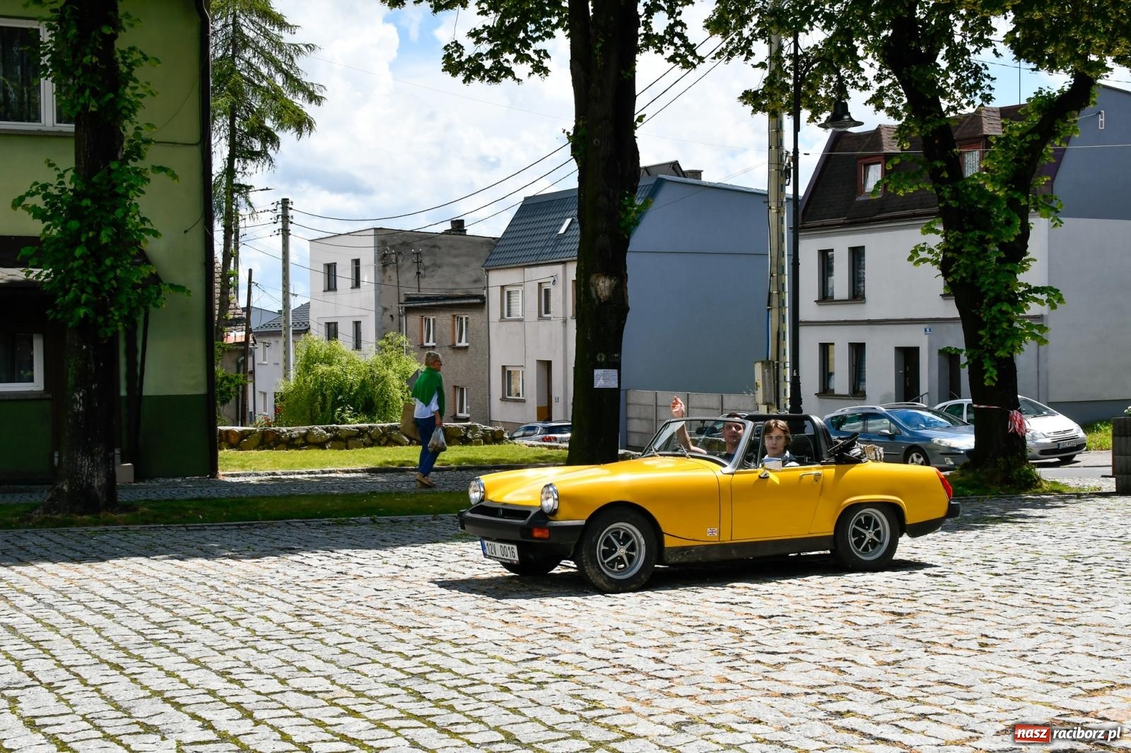 Zdjęcie w galerii na portalu naszraciborz.pl: Historia motoryzacji na krzanowickim ryneczku [FOTO i WIDEO] wiadomości z regionu