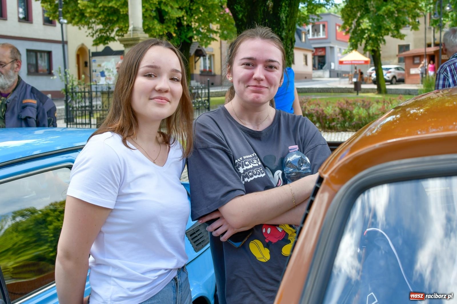 Zdjęcie w galerii na portalu naszraciborz.pl: Historia motoryzacji na krzanowickim ryneczku [FOTO i WIDEO] wiadomości z regionu