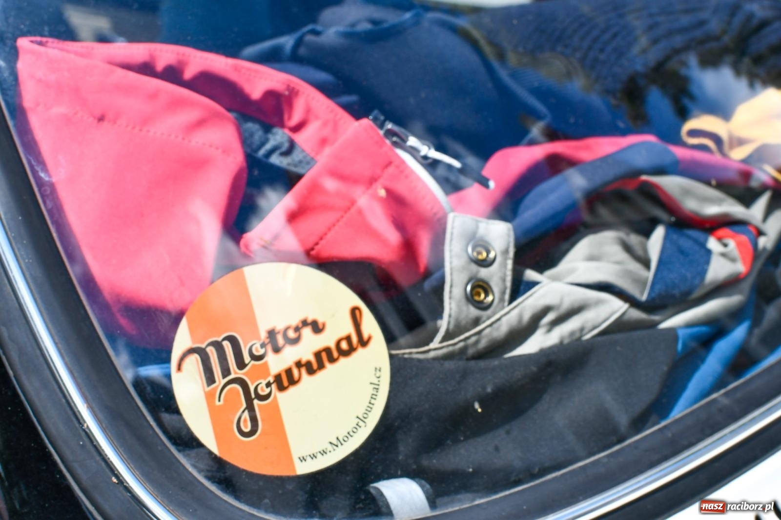 Zdjęcie w galerii na portalu naszraciborz.pl: Historia motoryzacji na krzanowickim ryneczku [FOTO i WIDEO] wiadomości z regionu