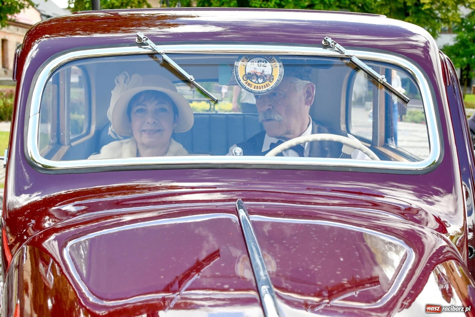 Zdjęcie w galerii na portalu naszraciborz.pl: Historia motoryzacji na krzanowickim ryneczku [FOTO i WIDEO] wiadomości z regionu