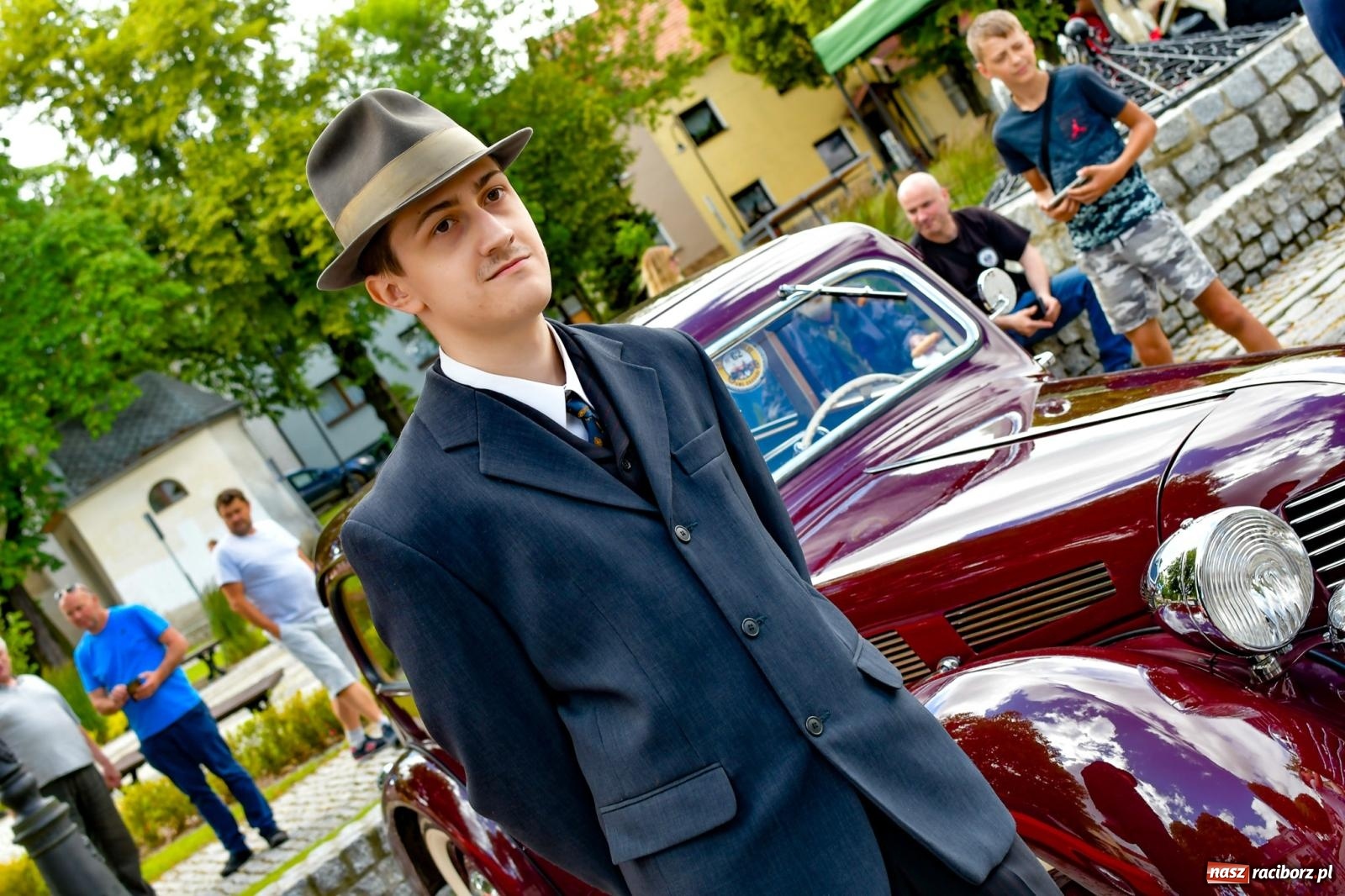 Zdjęcie w galerii na portalu naszraciborz.pl: Historia motoryzacji na krzanowickim ryneczku [FOTO i WIDEO] wiadomości z regionu