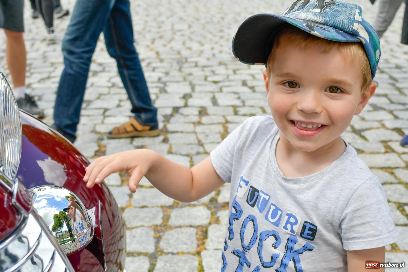 Zdjęcie w galerii na portalu naszraciborz.pl: Historia motoryzacji na krzanowickim ryneczku [FOTO i WIDEO] wiadomości z regionu