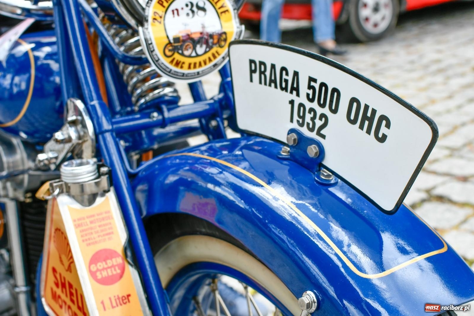 Zdjęcie w galerii na portalu naszraciborz.pl: Historia motoryzacji na krzanowickim ryneczku [FOTO i WIDEO] wiadomości z regionu