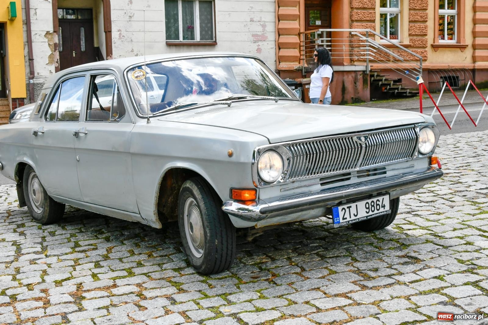 Zdjęcie w galerii na portalu naszraciborz.pl: Historia motoryzacji na krzanowickim ryneczku [FOTO i WIDEO] wiadomości z regionu