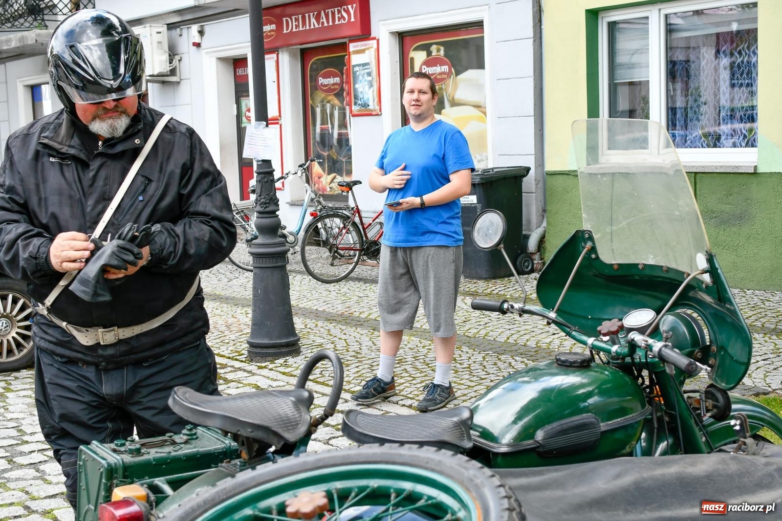 Zdjęcie w galerii na portalu naszraciborz.pl: Historia motoryzacji na krzanowickim ryneczku [FOTO i WIDEO] wiadomości z regionu