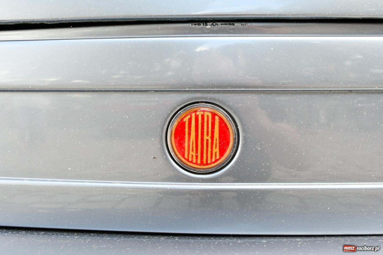 Zdjęcie w galerii na portalu naszraciborz.pl: Historia motoryzacji na krzanowickim ryneczku [FOTO i WIDEO] wiadomości z regionu