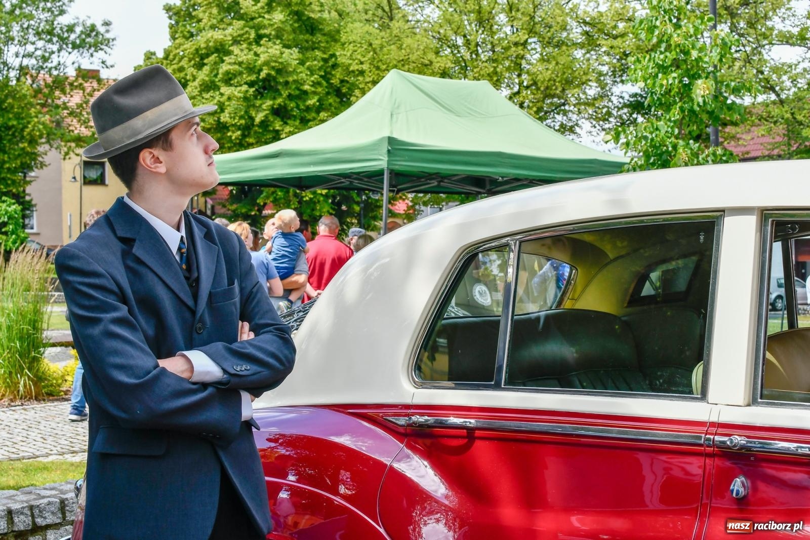 Zdjęcie w galerii na portalu naszraciborz.pl: Historia motoryzacji na krzanowickim ryneczku [FOTO i WIDEO] wiadomości z regionu