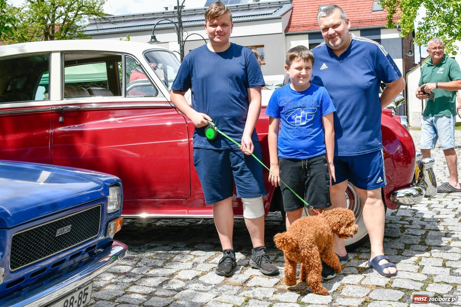 Zdjęcie w galerii na portalu naszraciborz.pl: Historia motoryzacji na krzanowickim ryneczku [FOTO i WIDEO] wiadomości z regionu