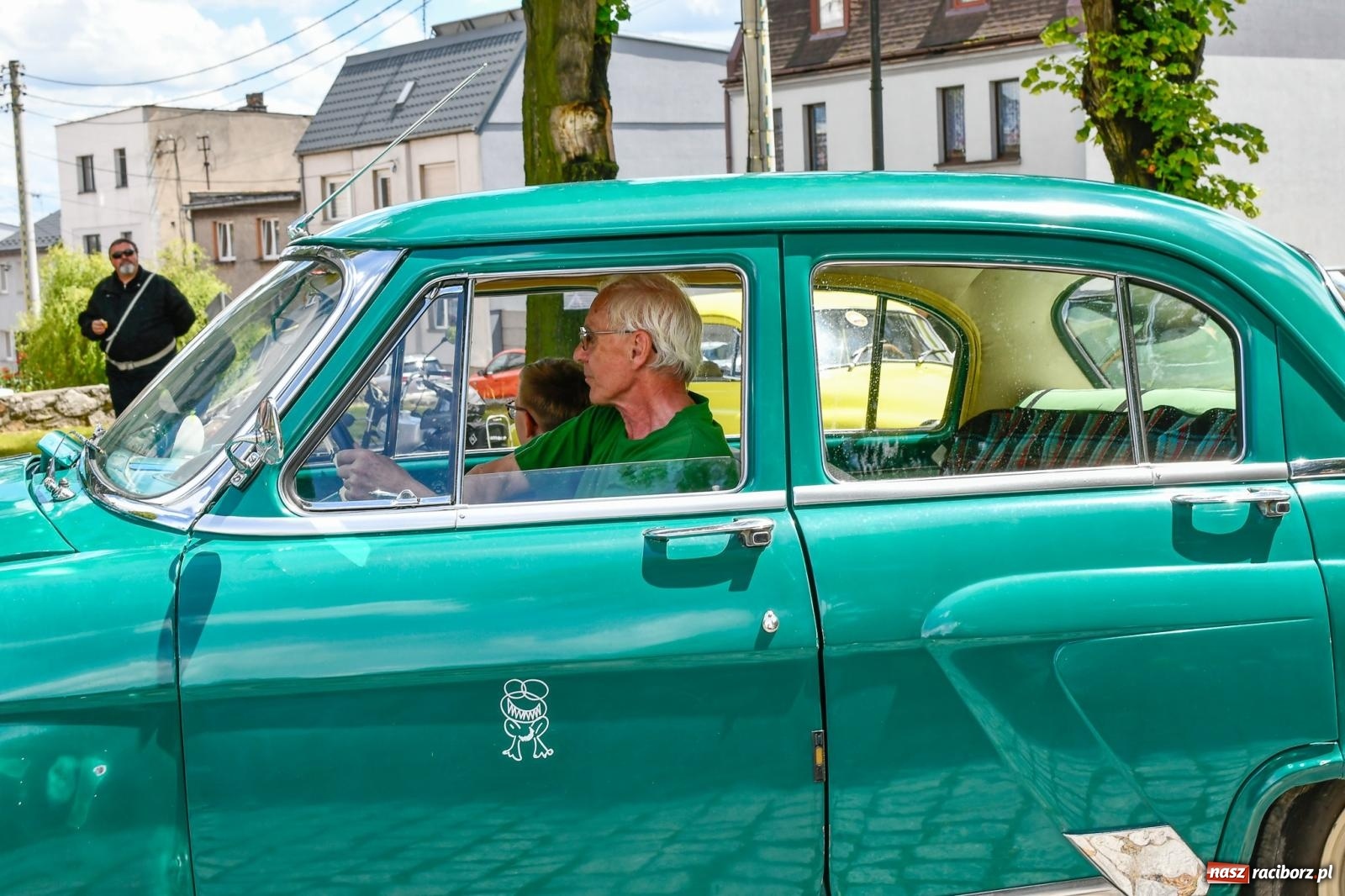 Zdjęcie w galerii na portalu naszraciborz.pl: Historia motoryzacji na krzanowickim ryneczku [FOTO i WIDEO] wiadomości z regionu