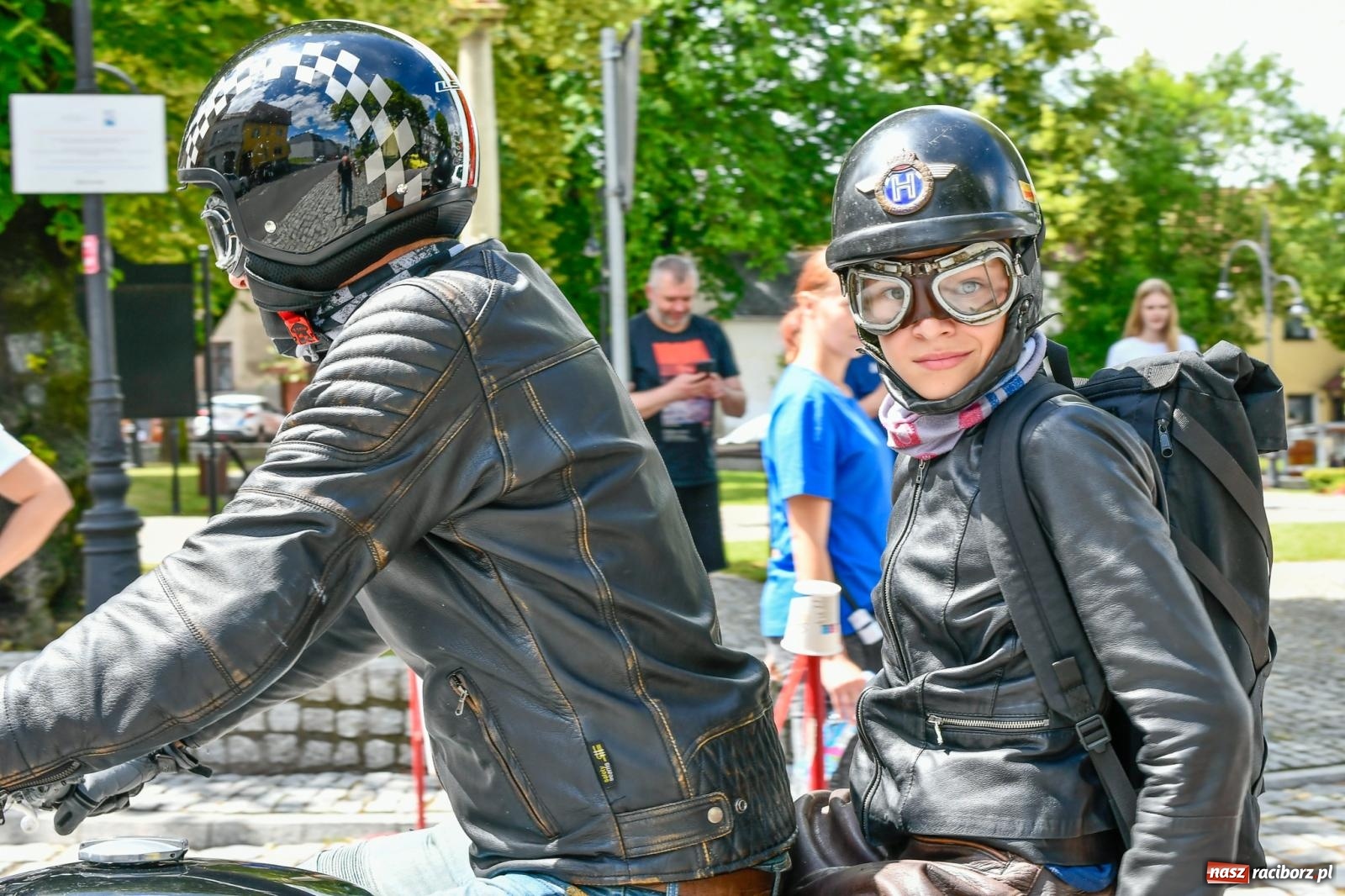 Zdjęcie w galerii na portalu naszraciborz.pl: Historia motoryzacji na krzanowickim ryneczku [FOTO i WIDEO] wiadomości z regionu